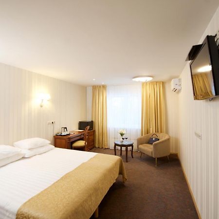 Villa Hotel Theresa Раквере Екстер'єр фото