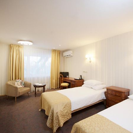 Villa Hotel Theresa Раквере Екстер'єр фото