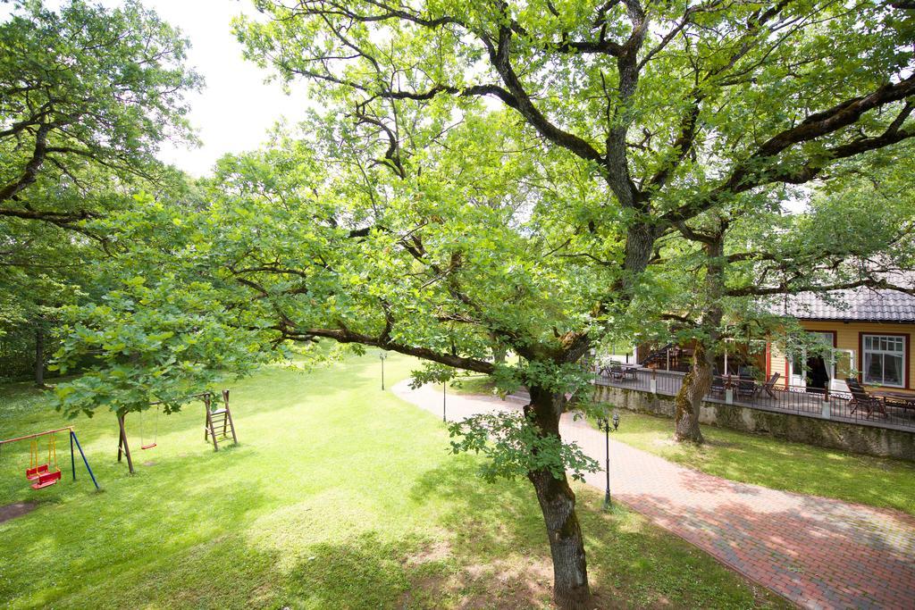 Villa Hotel Theresa Раквере Екстер'єр фото