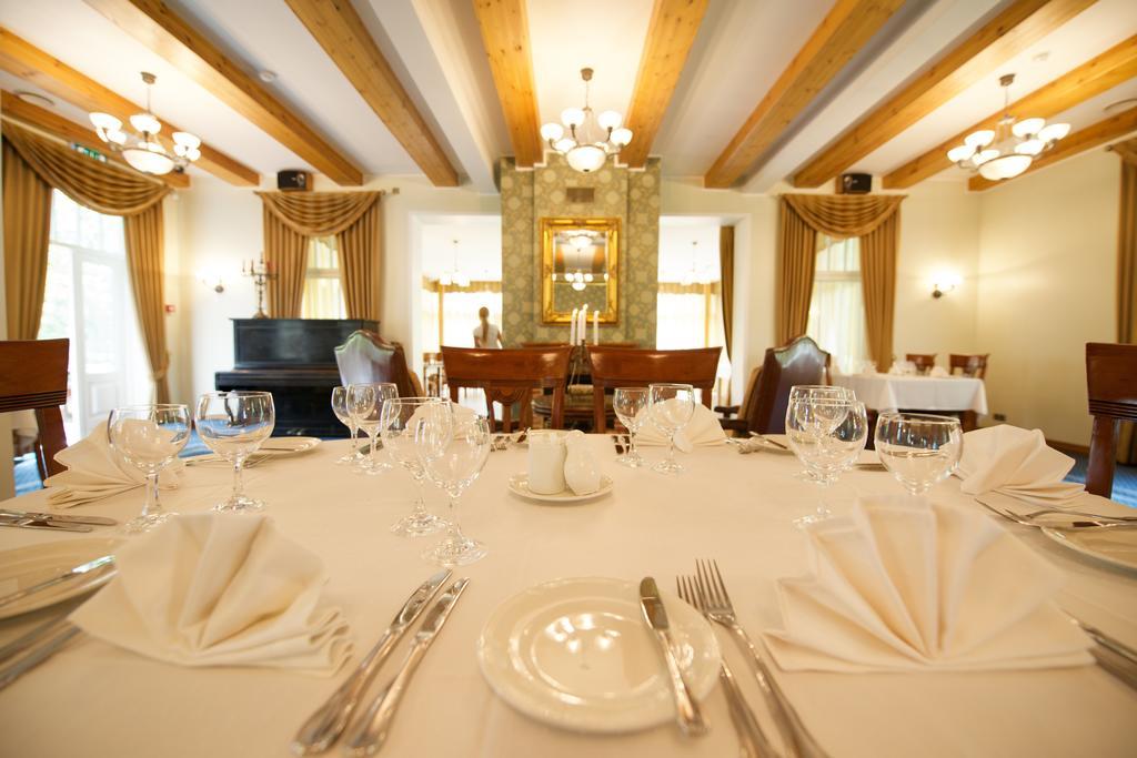 Villa Hotel Theresa Раквере Екстер'єр фото