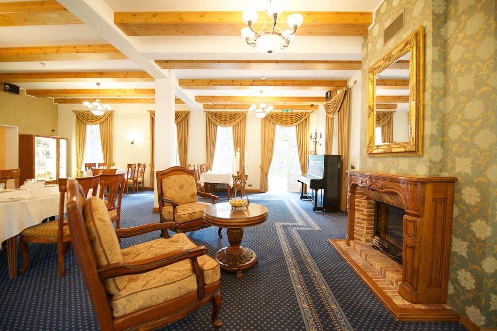 Villa Hotel Theresa Раквере Екстер'єр фото