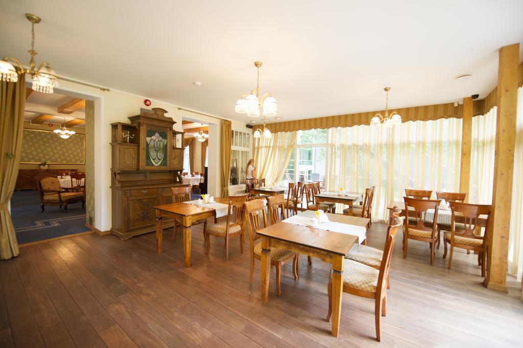 Villa Hotel Theresa Раквере Екстер'єр фото