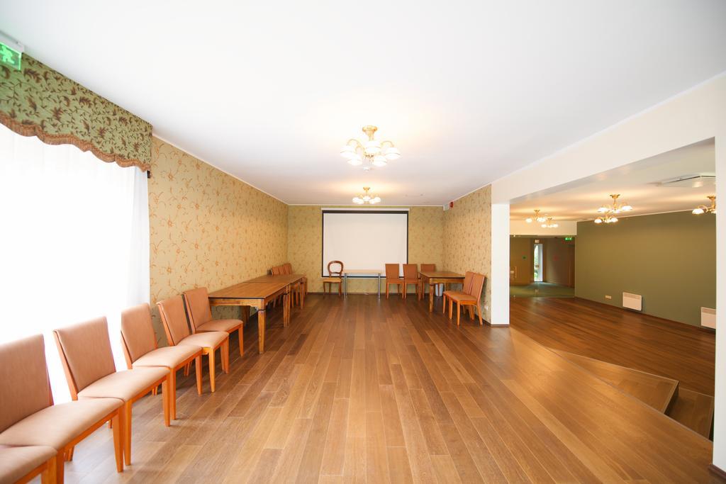 Villa Hotel Theresa Раквере Екстер'єр фото