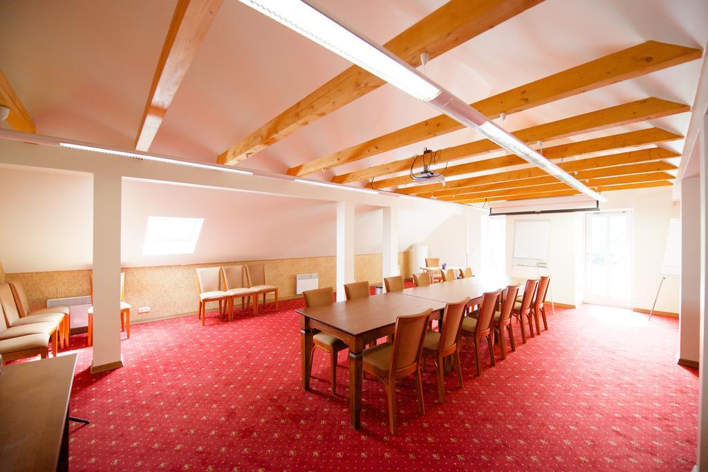 Villa Hotel Theresa Раквере Екстер'єр фото