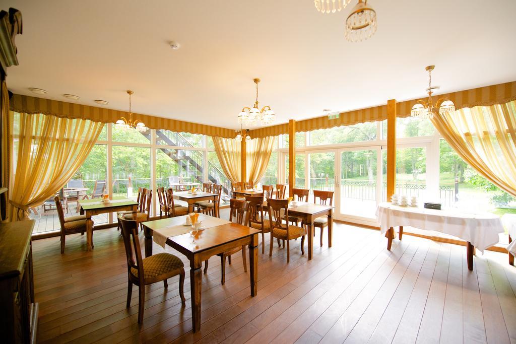 Villa Hotel Theresa Раквере Екстер'єр фото