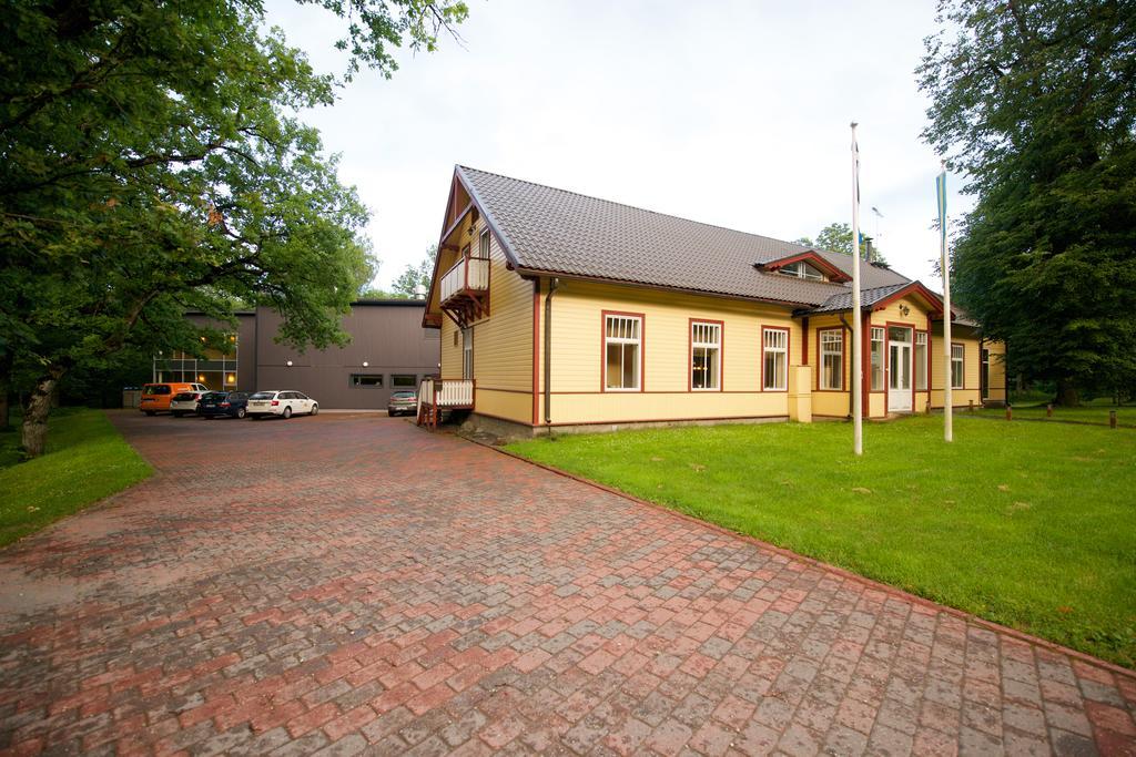 Villa Hotel Theresa Раквере Екстер'єр фото