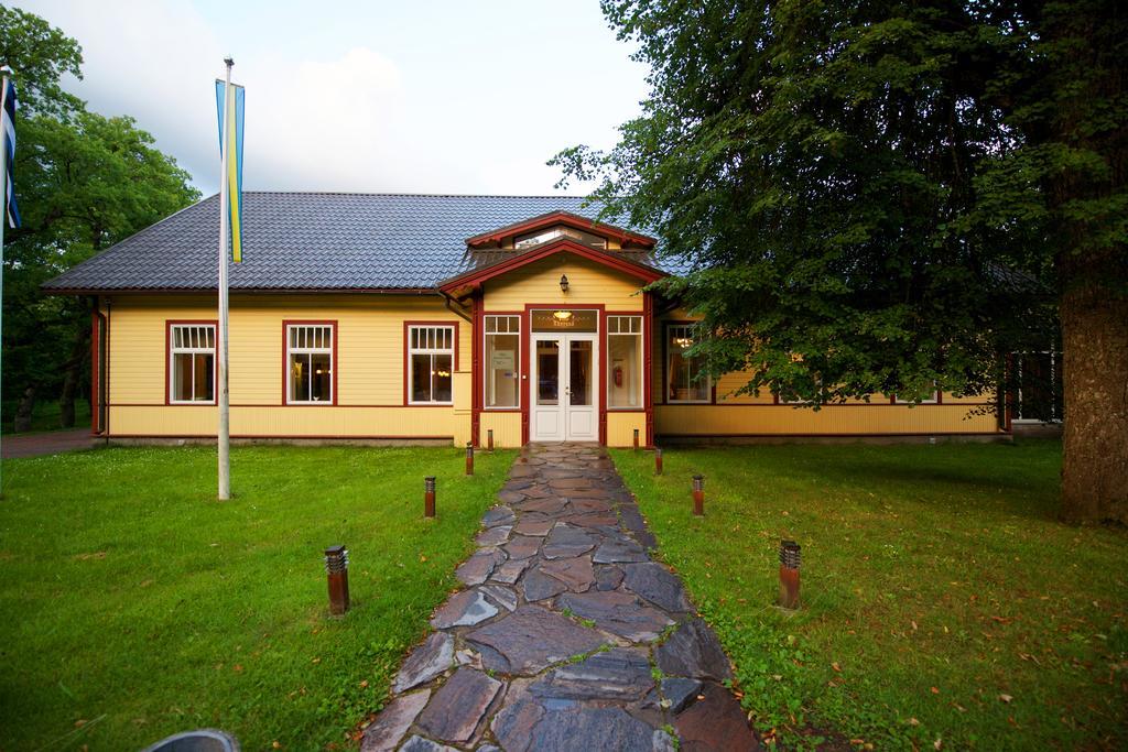Villa Hotel Theresa Раквере Екстер'єр фото