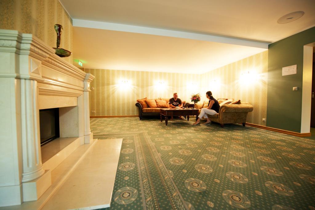 Villa Hotel Theresa Раквере Екстер'єр фото