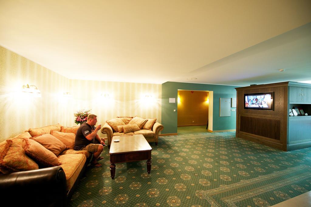 Villa Hotel Theresa Раквере Екстер'єр фото