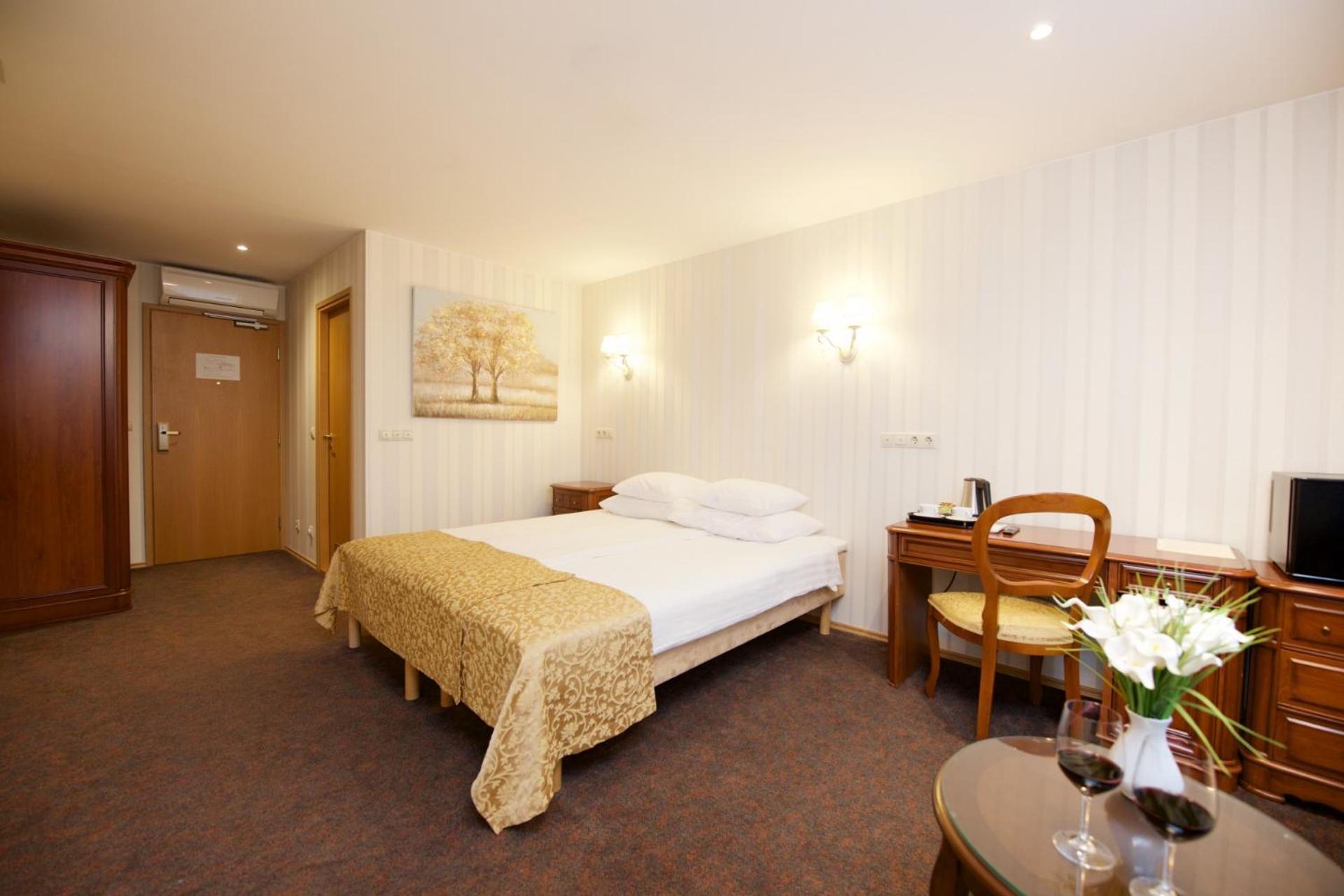 Villa Hotel Theresa Раквере Екстер'єр фото
